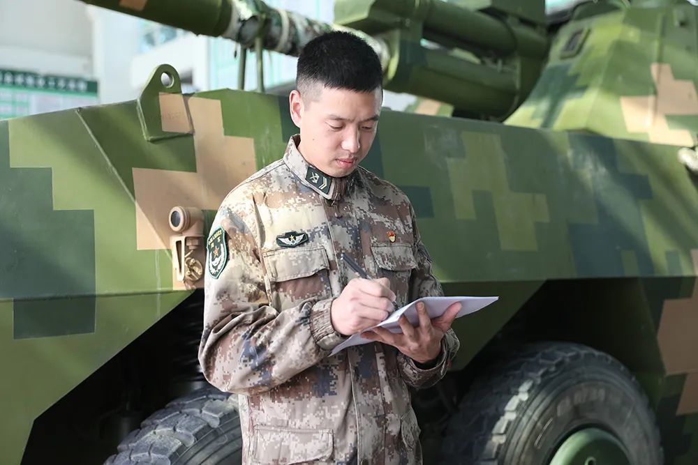 白牛出什么装备_白牛后期神装_6.83白牛出装