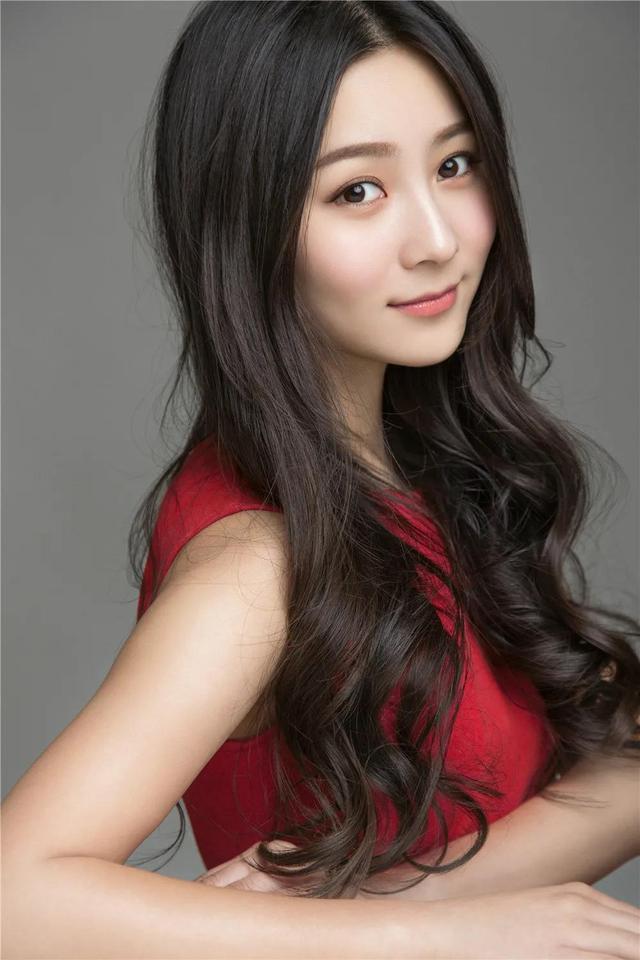 90美女图片，让你心动眼前一亮！