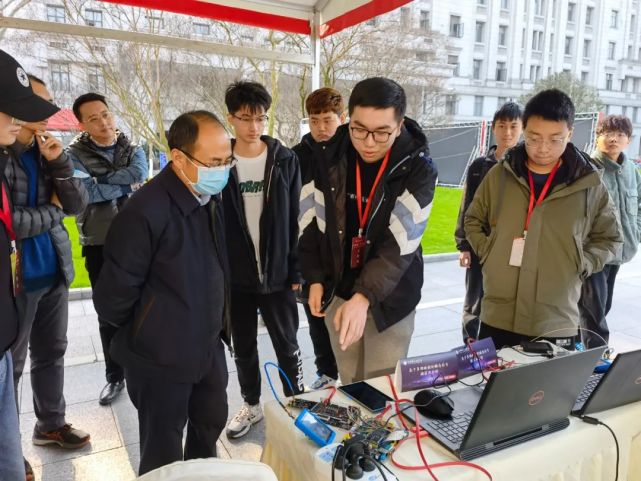 真3学院_学院和大学的区别