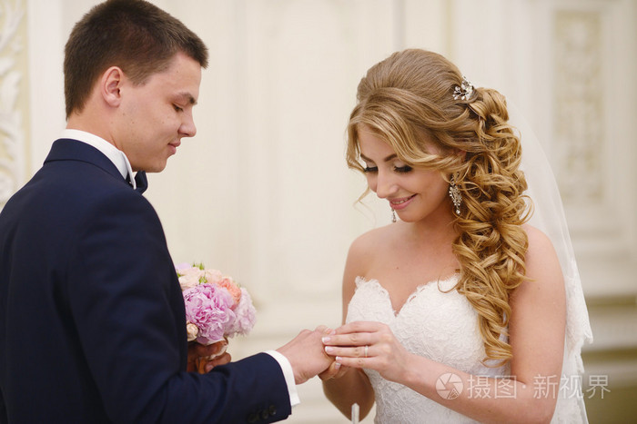 婚礼堵门_婚礼堵门流程有几项_婚礼堵门视频