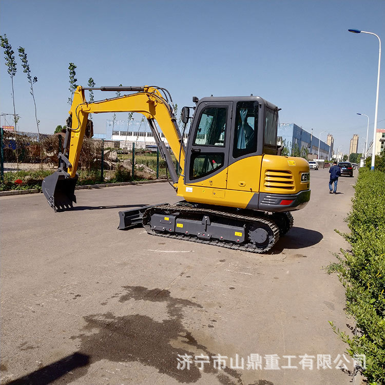 挖掘机小型挖掘机_挖掘机小型多少钱一台_sd15-9小型挖掘机什么价格