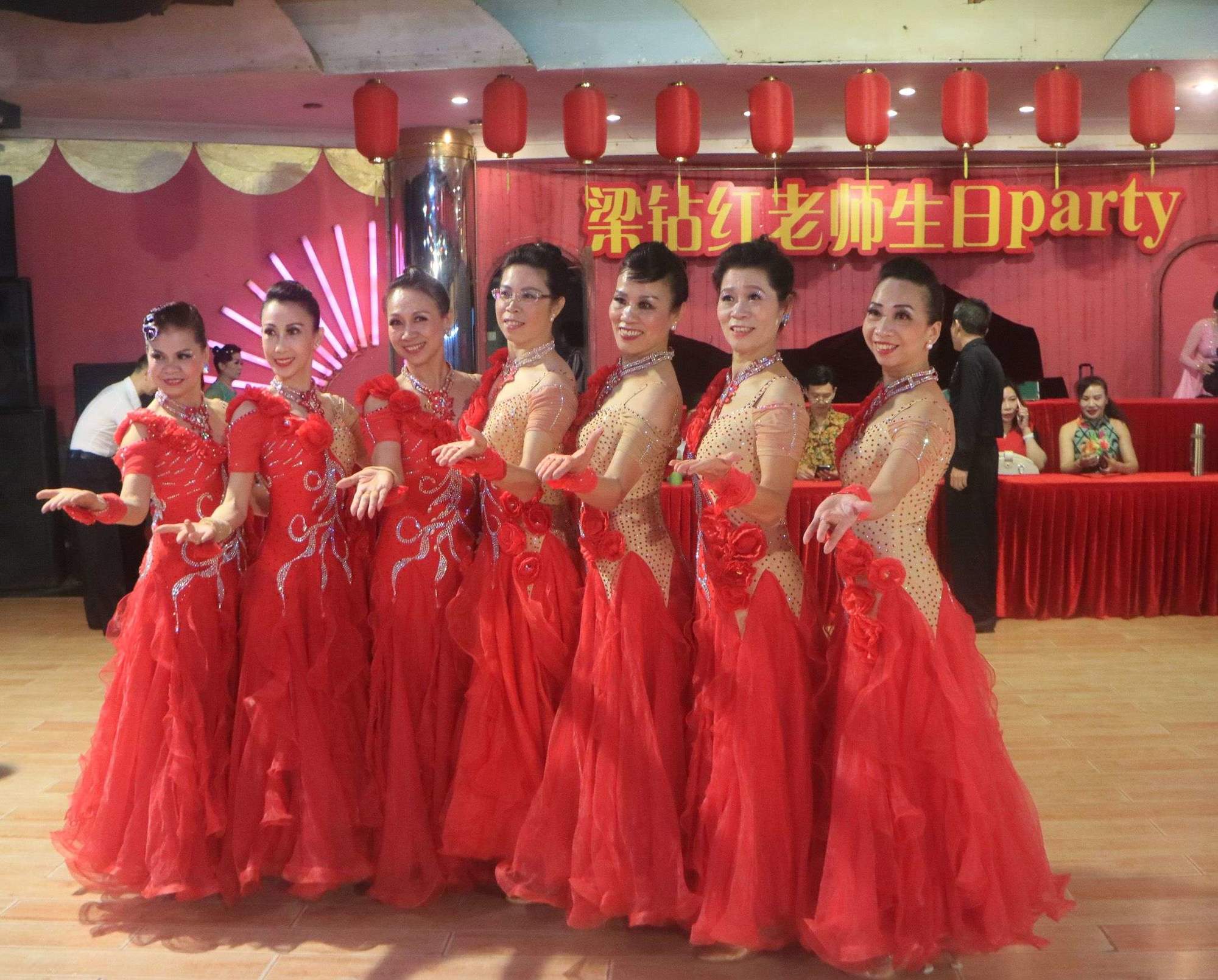 跳跳舞会_跳跳舞会9槽_跳跳舞会这一关怎么过