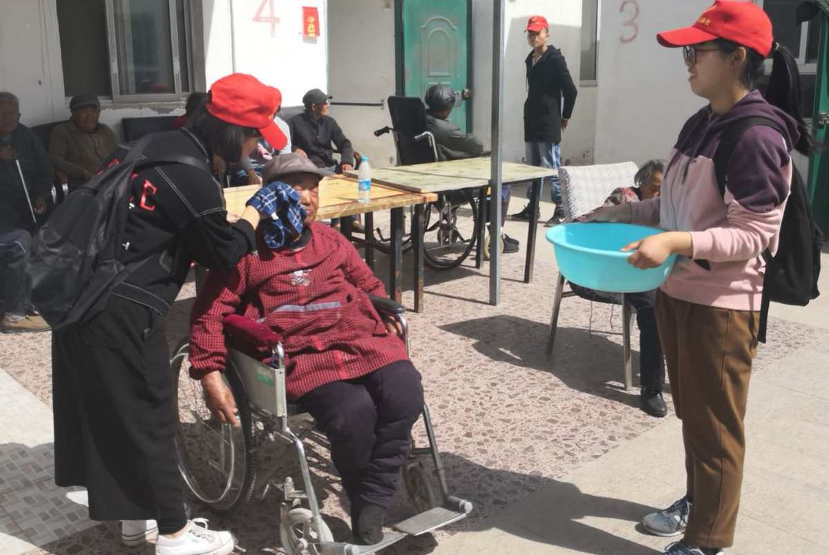 奉仕_三藏奉仕中文