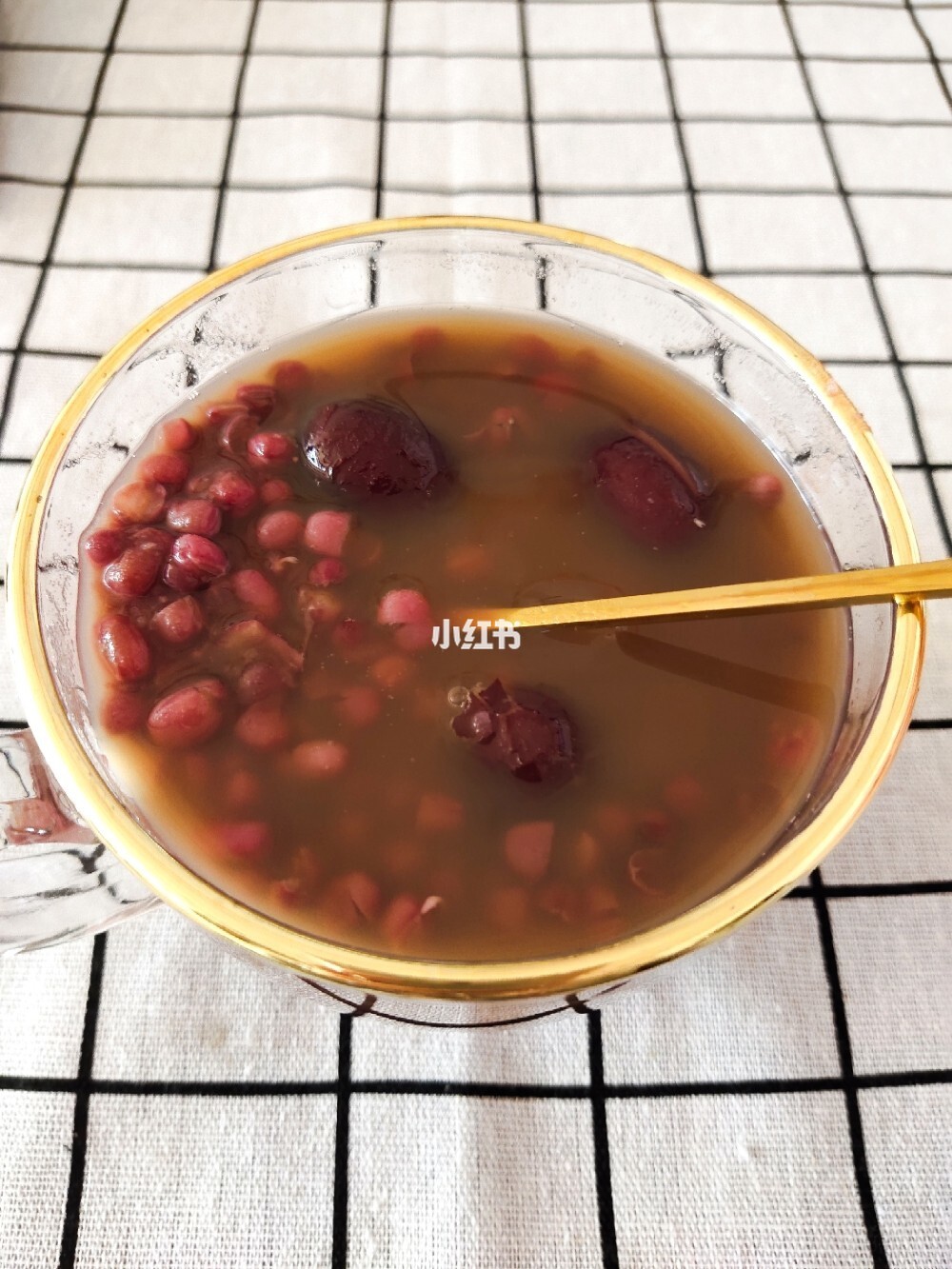 红豆视_红豆绿豆粥的红豆是赤小豆吗
