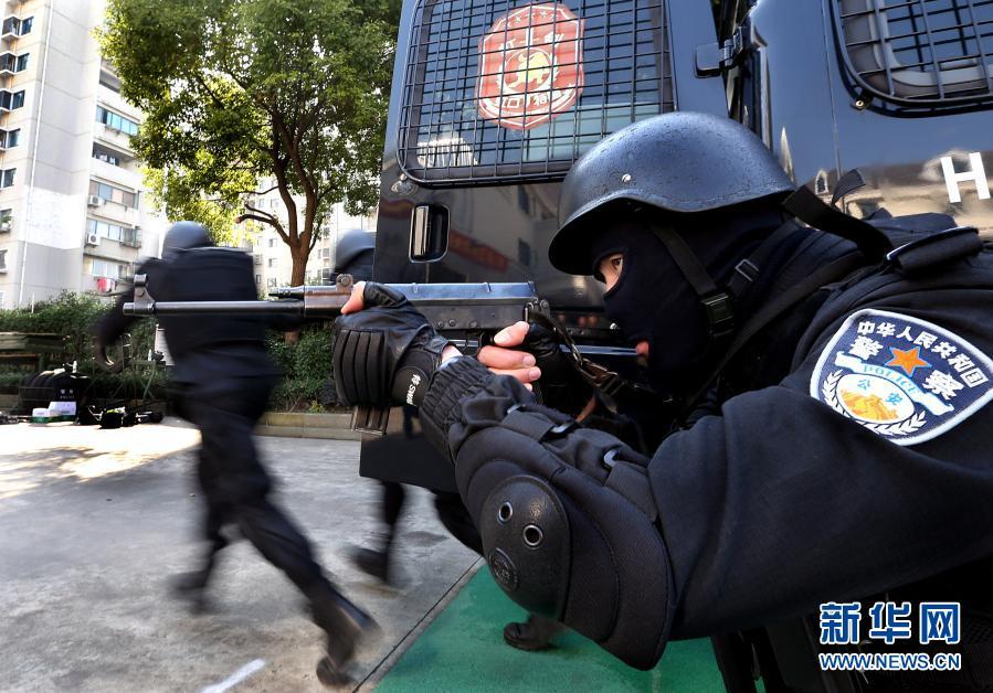 特警反恐视频_反恐特警3_特警反恐车