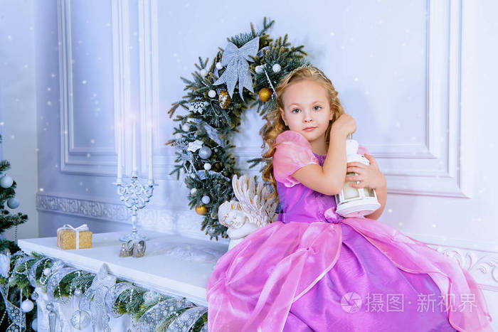 圣诞公主把自己当圣诞礼物动漫_圣诞公主头像_圣诞公主