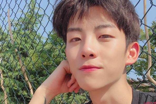 抖音怎么设置个人可以看_抖音可以设置只给一个人看吗_抖音设置一个人看