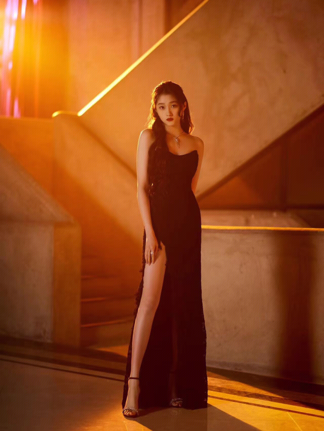 璀璨夜空，真昼之美星光闪耀