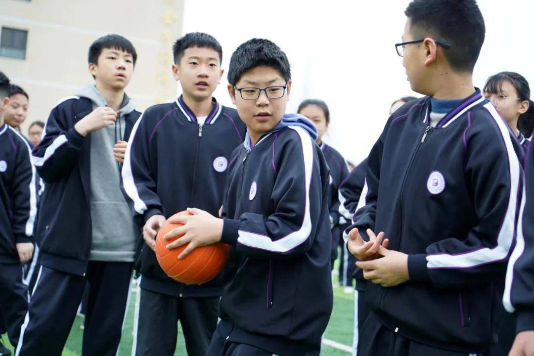 偷窥女同桌_同桌看我_同桌经常偷看你答案怎么办