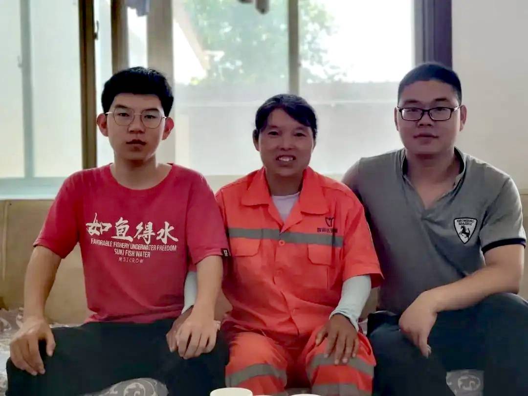 搬砖一天收入多少_搬砖一天能赚多少钱_搬砖一天能赚几块钱