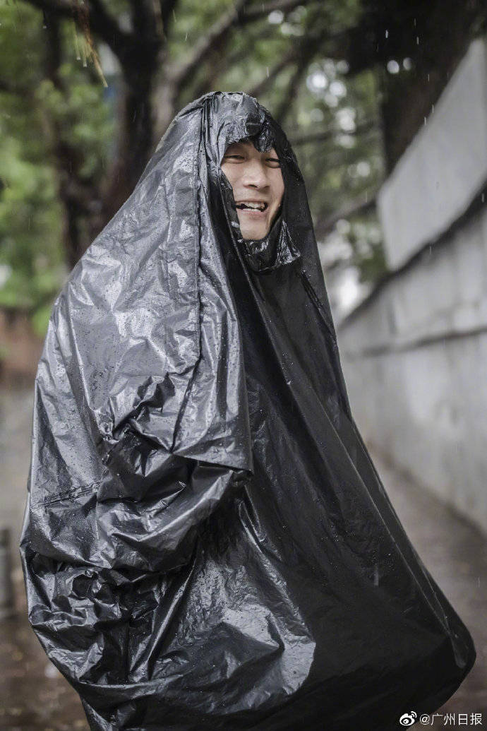 下雨天是真的不想上班_我叫mt 又是下雨天_下雨天是哪一年的歌
