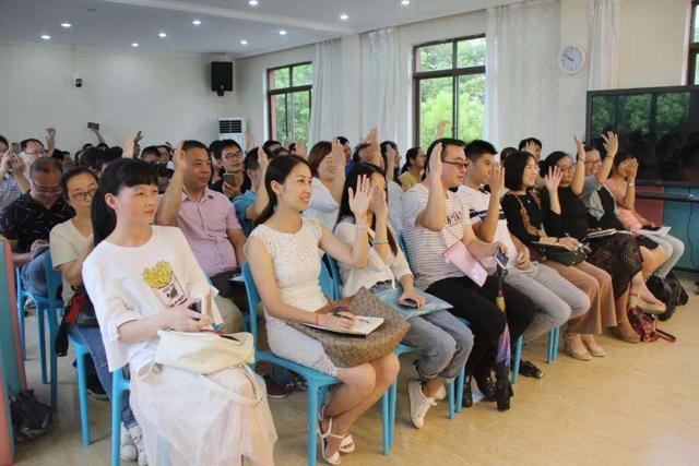 妈妈是全公司的玩具_玩具妈妈讲故事_玩具妈妈出奇蛋