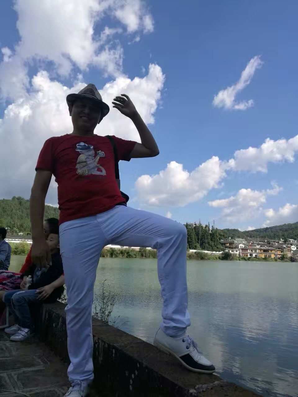 整形医院员工福利_古运河畔游戏手机版下载_关谷神奇的父亲是日本人吗