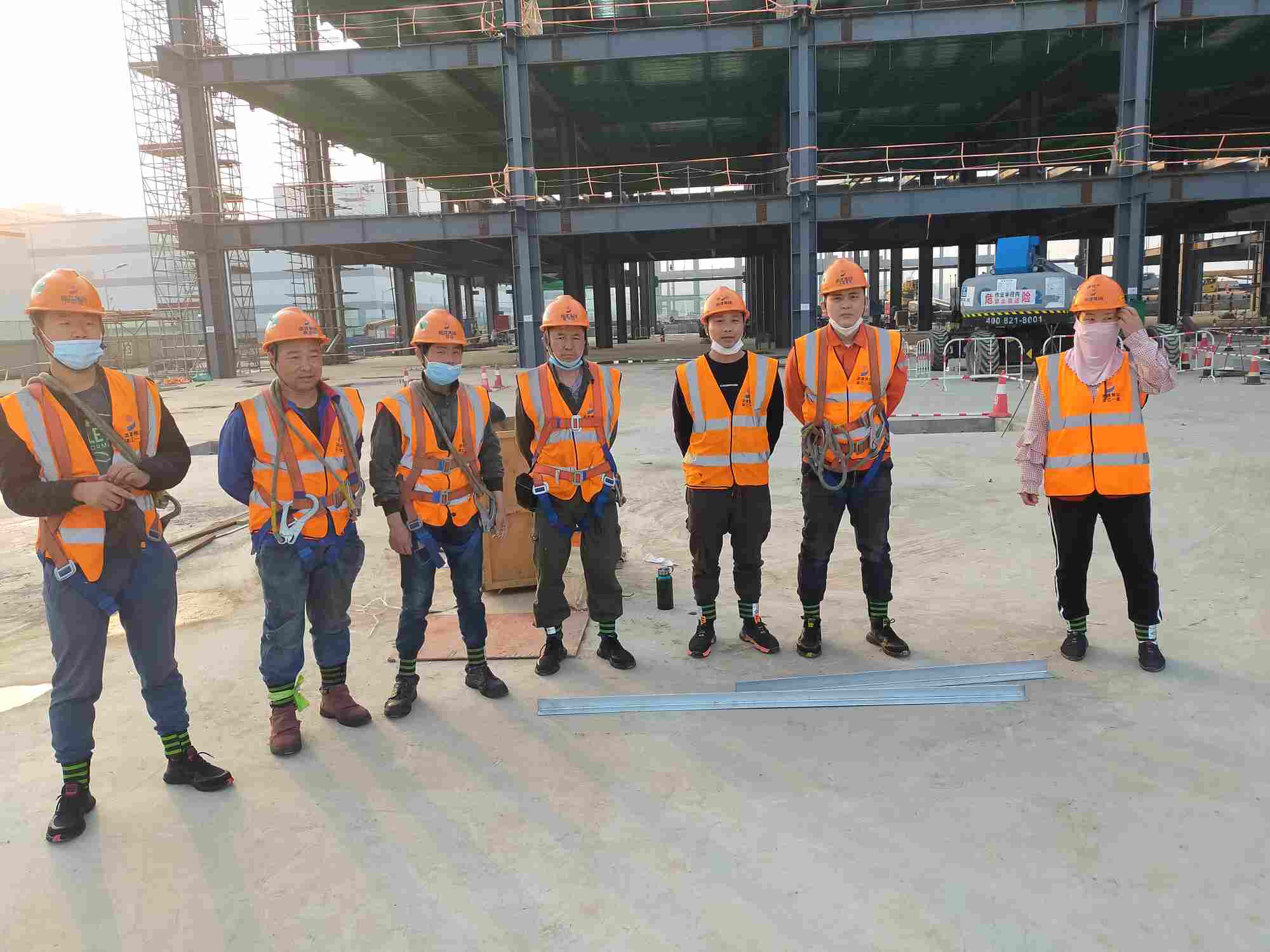 地下建造类游戏手机版推荐_建造地下房子图片_有个在地下建基地的手游