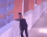 20岁男孩打手机游戏吗_小男孩打游戏_男孩打手机游戏视频