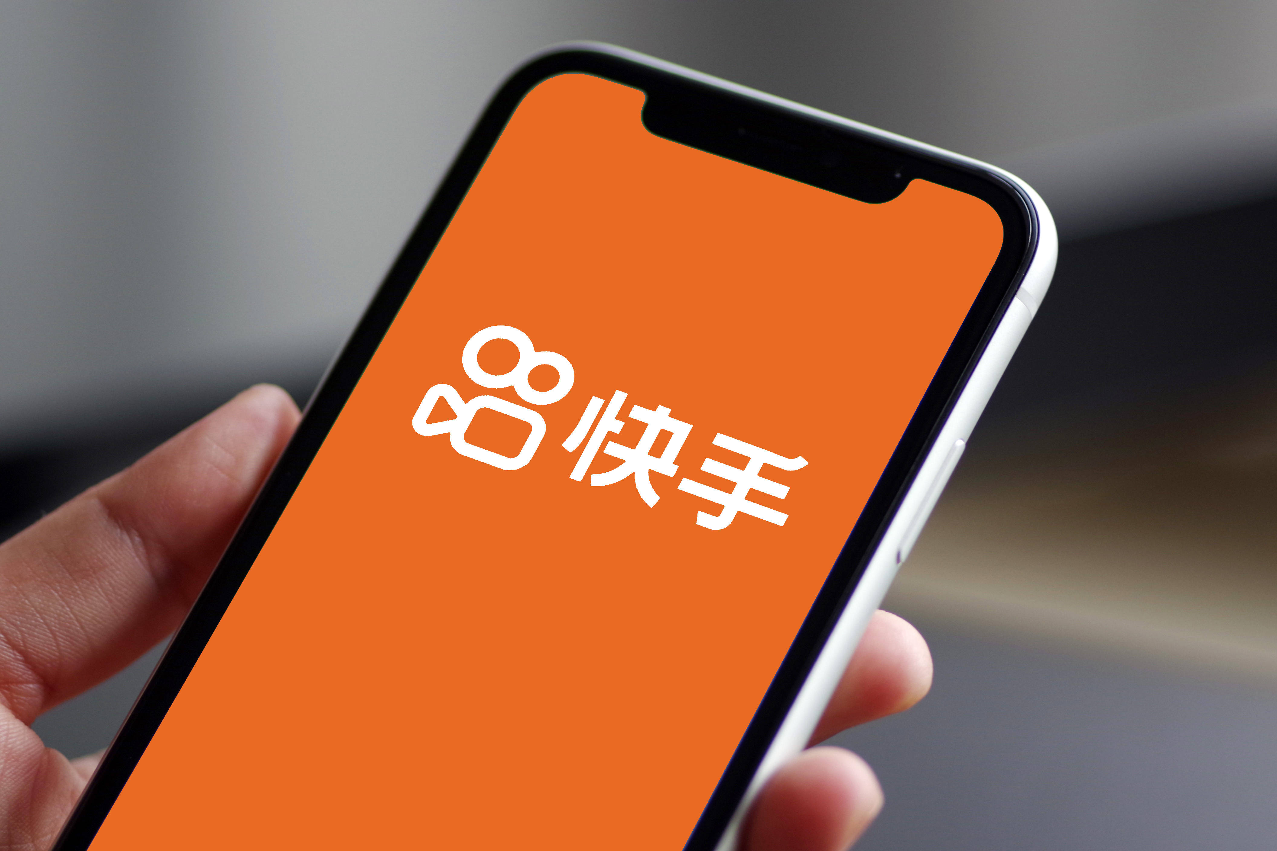 cf游戏圈手机-CF游戏圈：选择手机，装备加成
