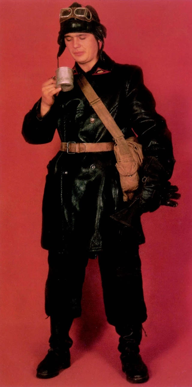 二战剧情游戏手机版的_有剧情的二战手机游戏_二战手机游戏带剧情的