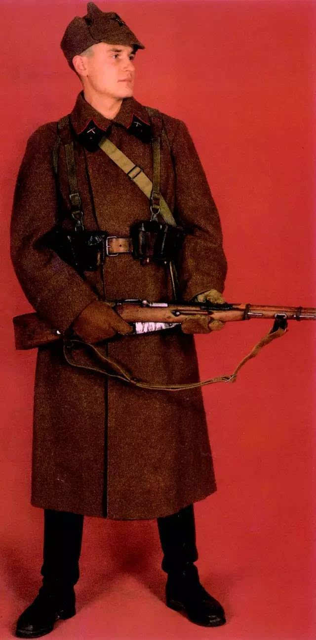 二战剧情游戏手机版的_有剧情的二战手机游戏_二战手机游戏带剧情的