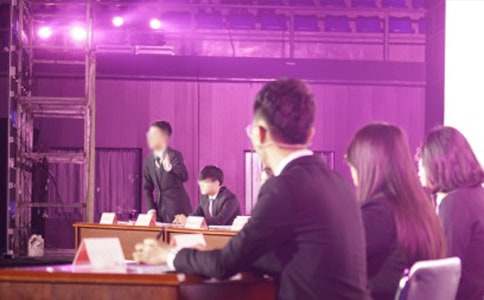 穿西装打团_西装打团_西装打团事件那个女的叫什么