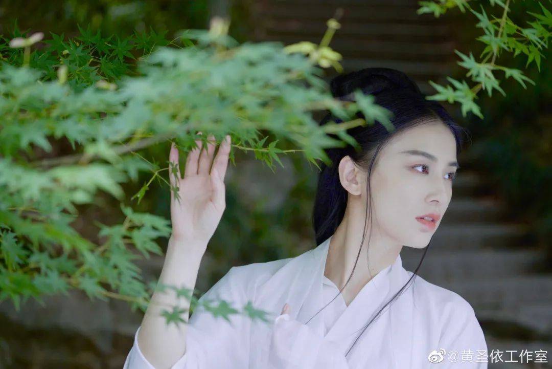 重制版蒂法和克劳德在一起了么_蒂法切上衣整个过程是什么_蒂法·洛克哈特