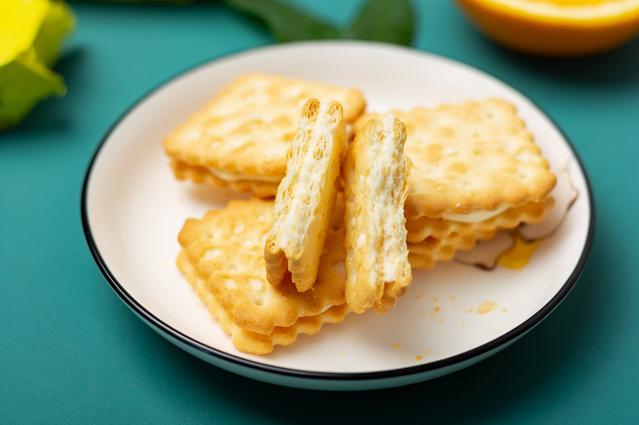 蒂蒂小人_小人艾莉埃蒂_借东西的小人阿莉埃蒂