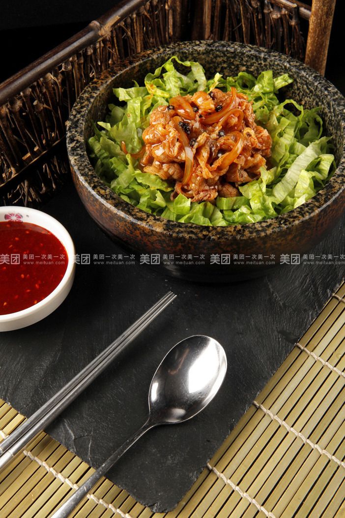 抖音吃辣的两兄弟_抖音吃辣椒的兄弟_抖音吃辣椒拌饭三兄弟叫什么