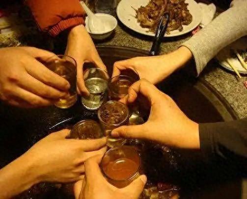 高二孩子玩手机上瘾对策_高二孩子天天玩手机打游戏_高二玩打手机游戏孩子怎么教育