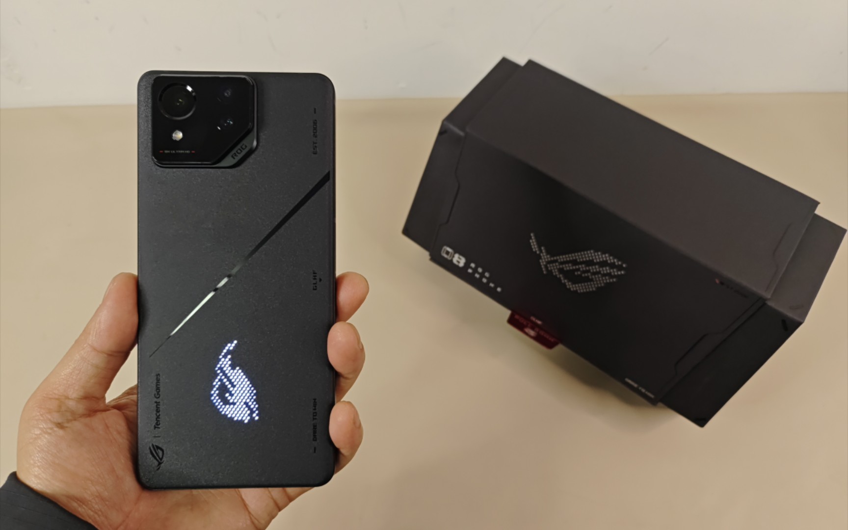 rog游戏手机5百度百科_rog5游戏手机_rog5游戏手机包装