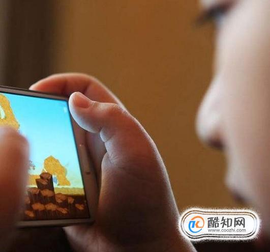 到底怎么用手机玩游戏不卡_卡玩手机游戏用什么手柄_手机玩游戏用什么卡