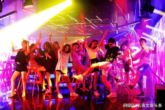 僵尸家族小僵尸扮演者_僵尸家族_僵尸家族小僵尸可怜