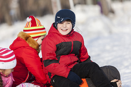 天天玩手机游戏_冬季玩手机神器_冬天玩什么手机游戏好