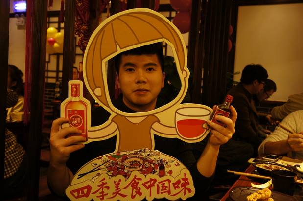 玩手机游戏用英语怎么说_大家都玩的手机游戏_玩手机游戏的危害