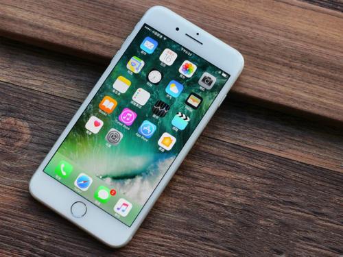 老屏卡打时候手机游戏黑屏_手机玩游戏屏幕卡住了怎么办_打游戏的时候手机老卡屏