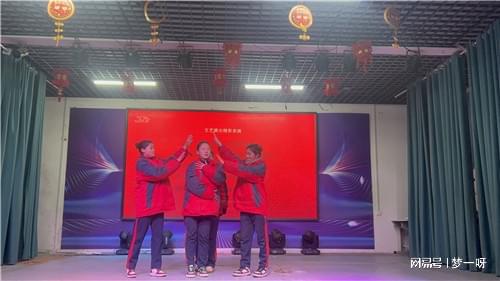 不 玩 游戏 手机_玩手机游戏用英语怎么说_玩手机游戏的好处