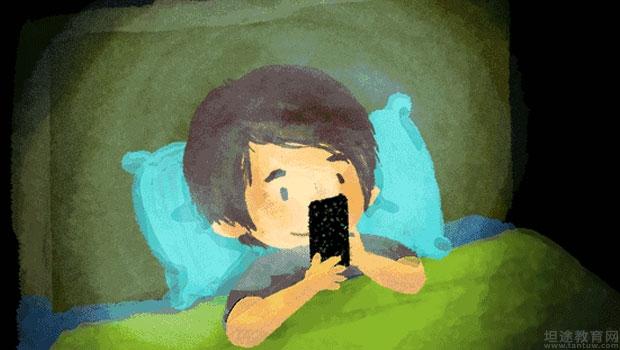 初三儿子沉迷游戏砸了手机_儿子初三玩手机游戏怎么办_初三孩子玩手机怎么办