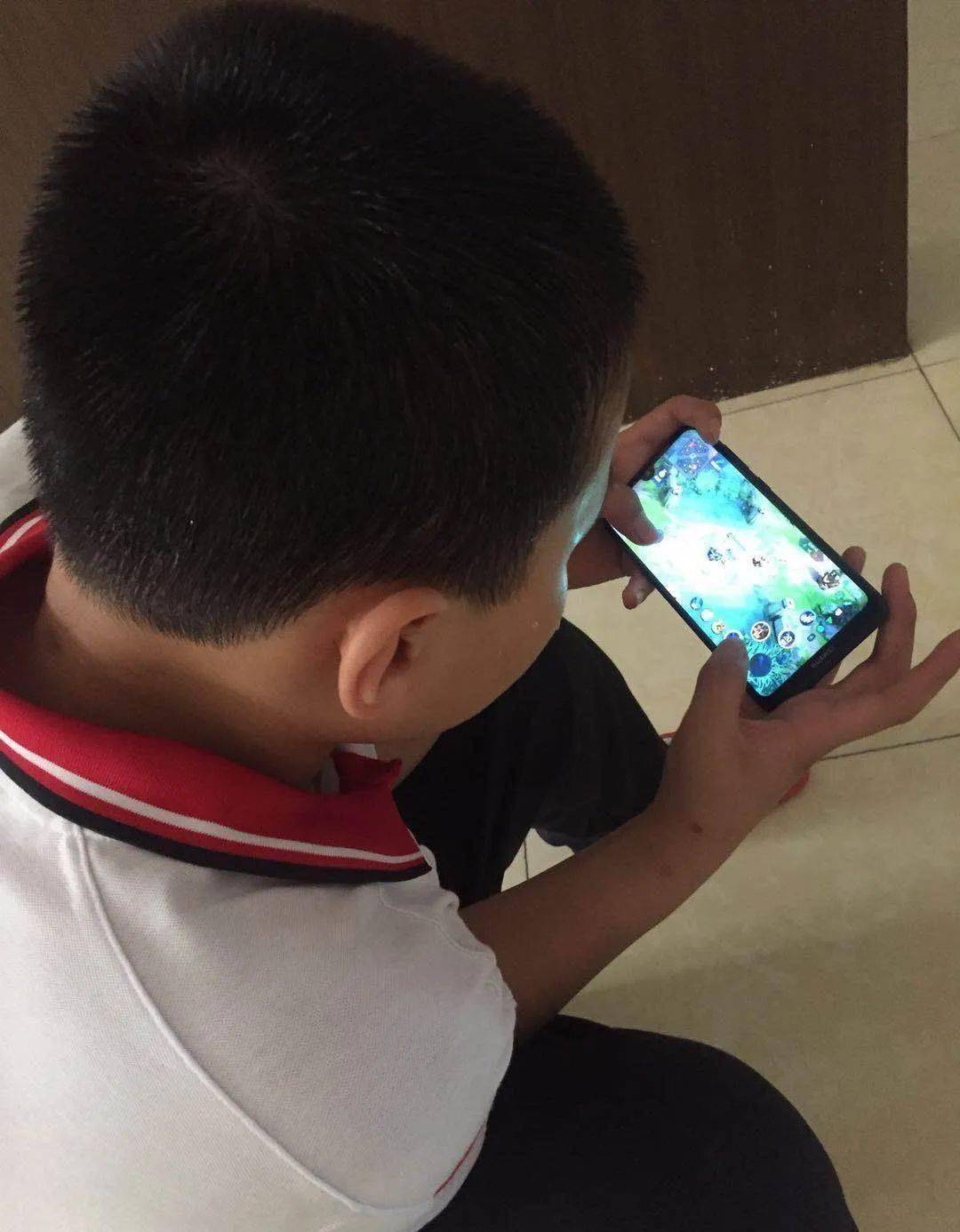 小孩玩手机游戏可以打游戏吗_2岁小孩可以玩手机游戏吗_小孩玩手机游戏可以玩什么