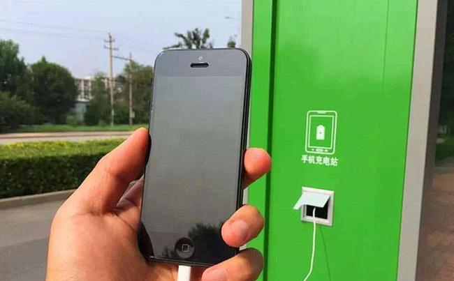 充电打游戏手机发烫怎么办_手机充电玩游戏很热怎么办_充电玩游戏手机不烫的原因