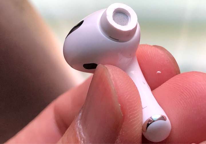 airpodspro掉水里怎么办_24小时里吴磊被掉起来的歌_梦见人掉井里淹死了