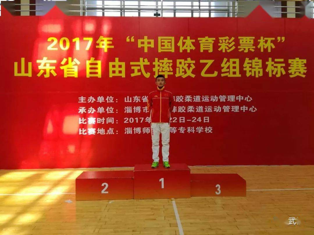 初中生沉迷手机游戏_初中孩子玩手机厌学怎么办_初中生玩手机游戏厌学了