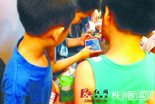 小孩玩手机死亡_小孩玩死亡游戏真会死吗_儿童玩手机游戏身亡怎么办