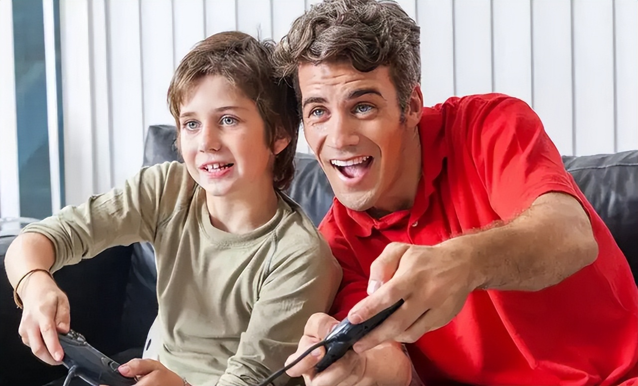 玩手机游戏违法吗_多部手机玩游戏犯法吗吗_玩游戏违法