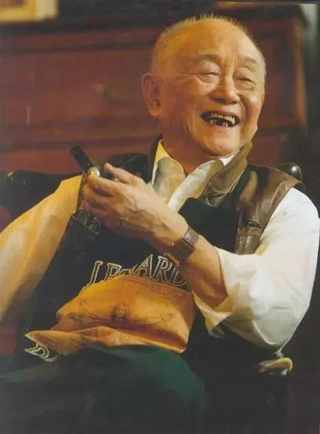玩游戏玩手机_手机玩游戏会对手机有什么影响_60岁以上玩手机游戏的人