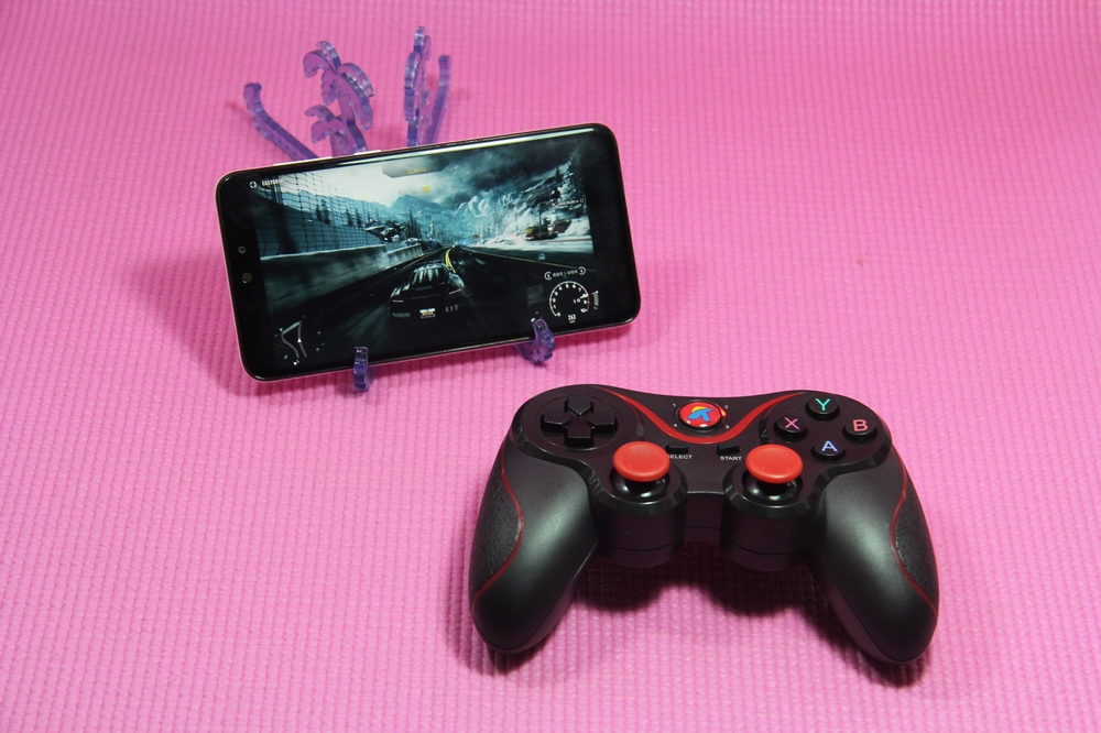 手柄安卓连接手机游戏怎么设置_手柄安卓连接手机游戏没反应_安卓手机连接游戏手柄