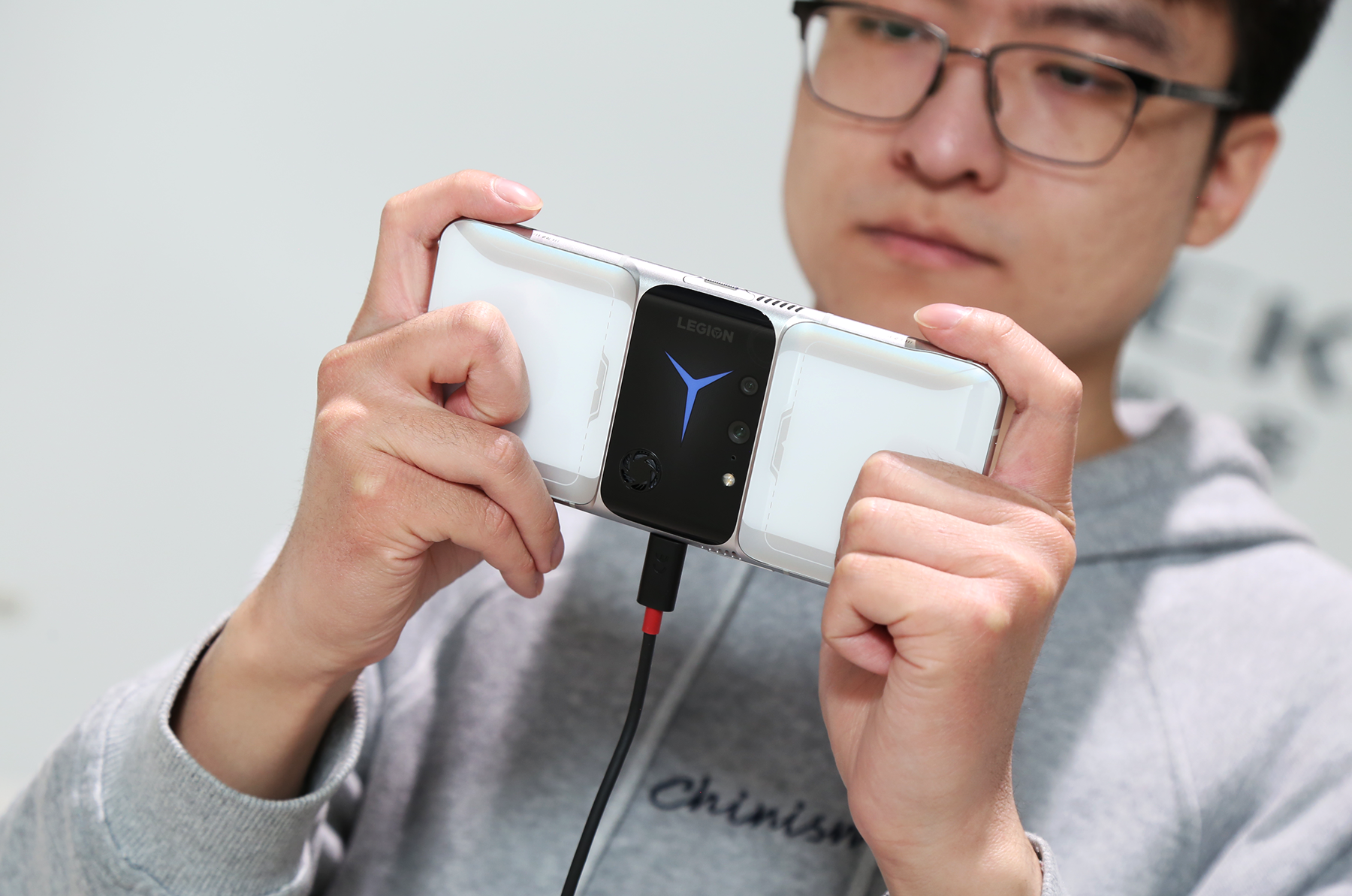 打手机游戏手麻怎么办_600块打游戏的手机_打手机游戏赚钱犯法吗