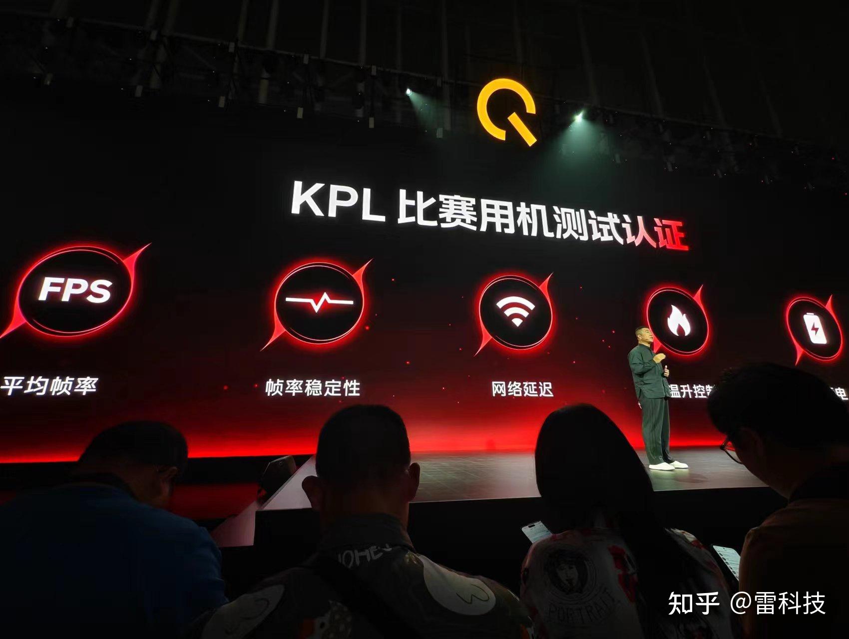 现在比较流行的手机小游戏_现在流行手机游戏_当下手机最流行的游戏机