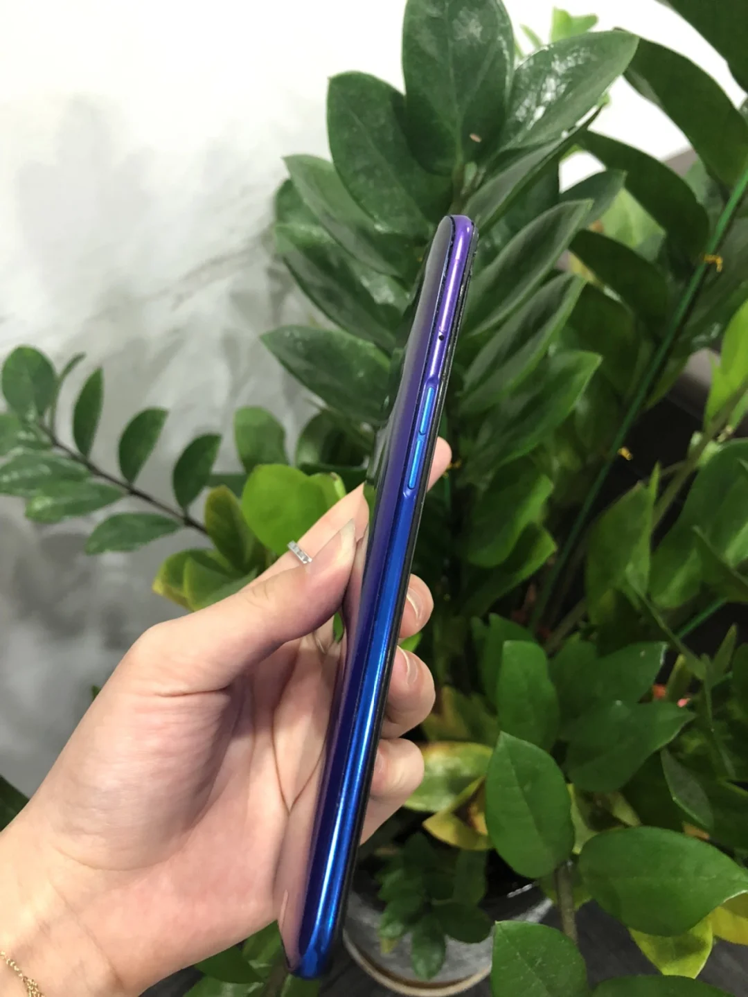 手机划痕对手机有什么影响_打游戏手机有划痕吗怎么办_划痕手机如何修复