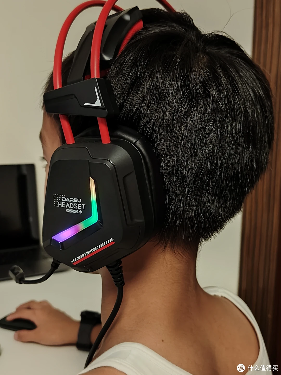 耳机接电脑手机游戏声音小_手机耳机打电脑游戏_电脑游戏耳机怎么接手机