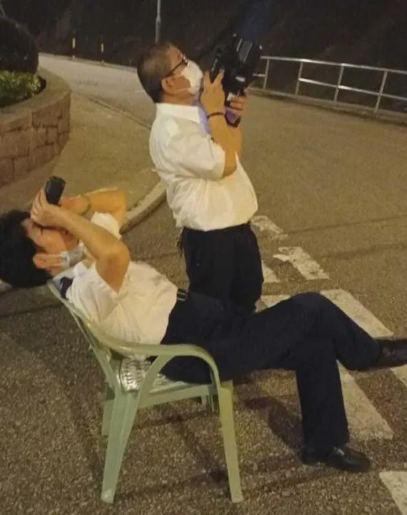 散热夹对手机有没有伤害_散热夹会把手机夹坏吗_打游戏手机散热器夹在哪里