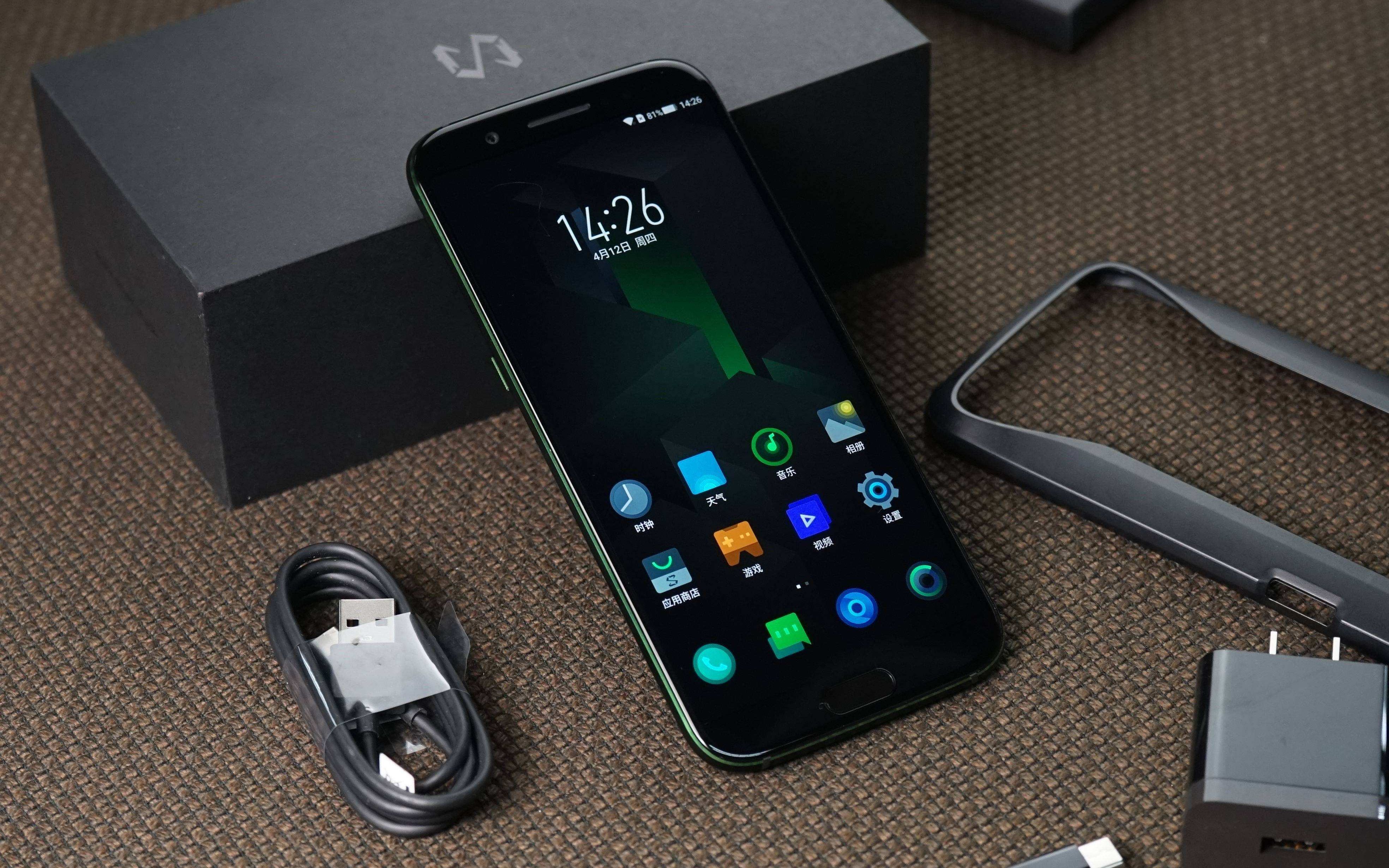 带风扇的游戏手机小米_风扇小米带手机游戏能用吗_手机玩游戏用小风扇